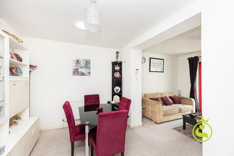 3 bedroom chalet for sale, Guest Avenue, Poole BH12