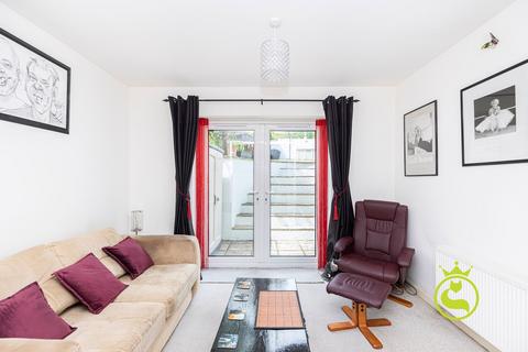 3 bedroom chalet for sale, Guest Avenue, Poole BH12