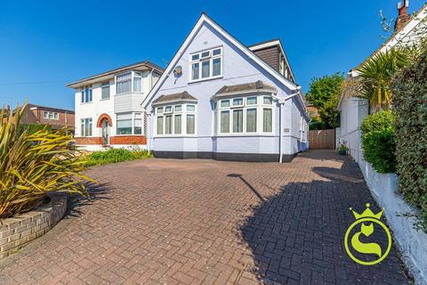 3 bedroom chalet for sale, Guest Avenue, Poole BH12