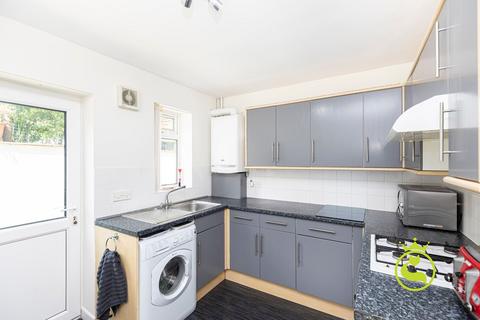 3 bedroom chalet for sale, Guest Avenue, Poole BH12
