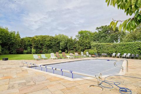 1 bedroom apartment for sale, 29 Highfield Country, Trinity