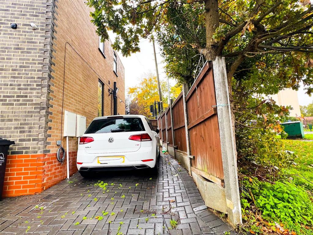 Maida Ave E4