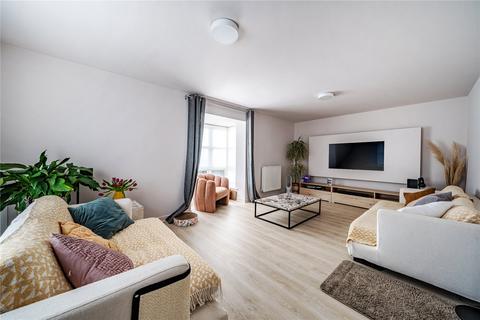 3 bedroom detached house for sale, Farleigh Drive, Buckinghamshire HP18