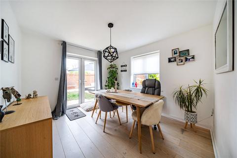 3 bedroom detached house for sale, Farleigh Drive, Buckinghamshire HP18