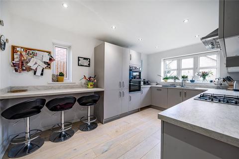 3 bedroom detached house for sale, Farleigh Drive, Buckinghamshire HP18
