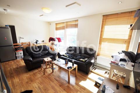 3 bedroom flat to rent, Freegrove Road, London, N7