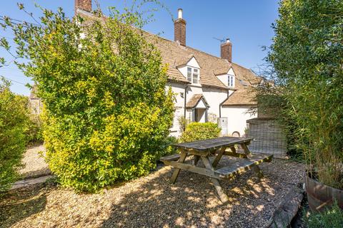 2 bedroom semi-detached house for sale, Watts Lane, Hullavington