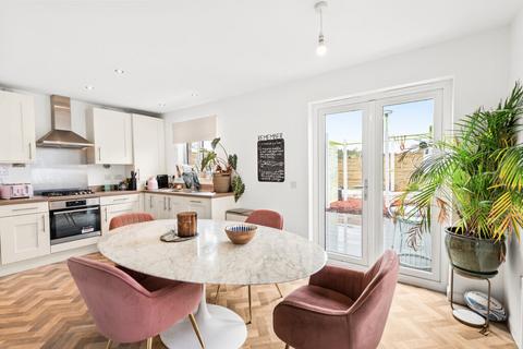 11 Buchany Burn Road, Auchterarder, PH3 1GZ