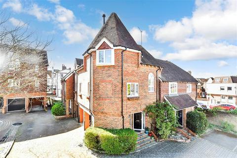 2 bedroom maisonette for sale, St. Martin's Mews, Dorking RH4