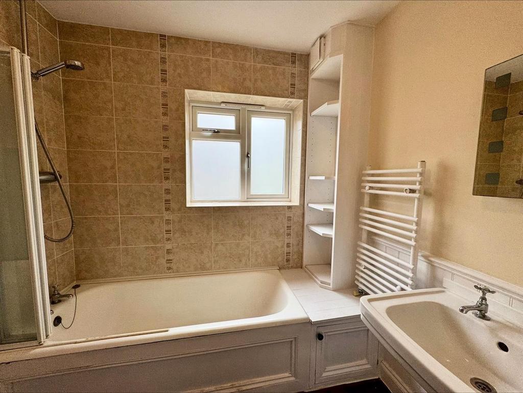 Bathroom.JPG
