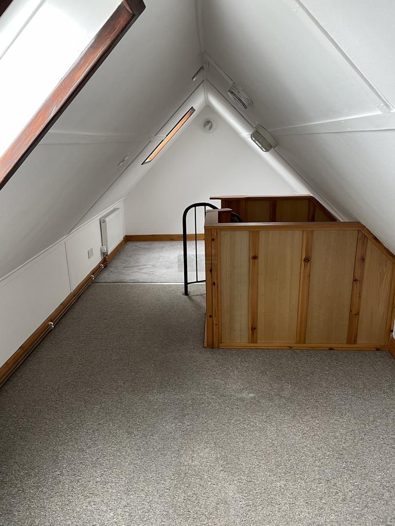 Bedroom b.JPG
