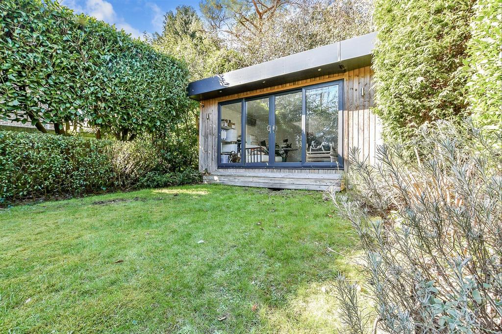 Workshop/Outbuildings