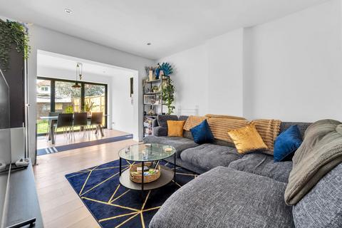 443 Chertsey Road, Twickenham, TW2 6LS
