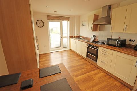32 Meadow Drive, Aveley, South Ockendon, RM15 4DY