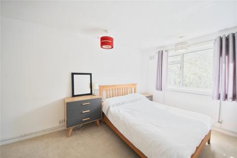 3 bedroom flat for sale, Buxton Drive, London E11