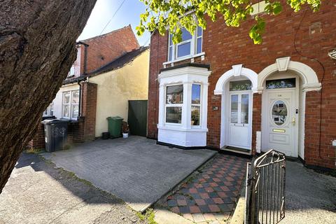 4 bedroom semi-detached house to rent, Seymour Road, Gloucester GL1