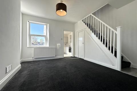 4 bedroom semi-detached house to rent, Seymour Road, Gloucester GL1