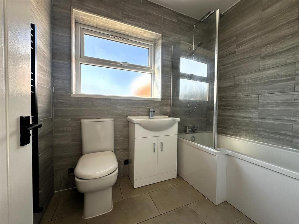 Bathroom II.jpg