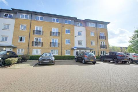 2 bedroom flat for sale, Ovaltine Drive, Kings Langley