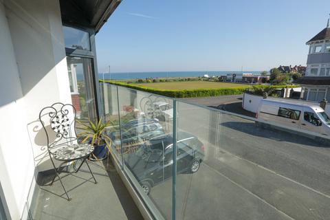 4 bedroom semi-detached house for sale, Westcliff Gardens,, Margate, CT9
