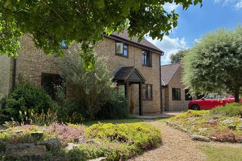 4 bedroom detached house for sale, St. Marys Close, Warminster BA12