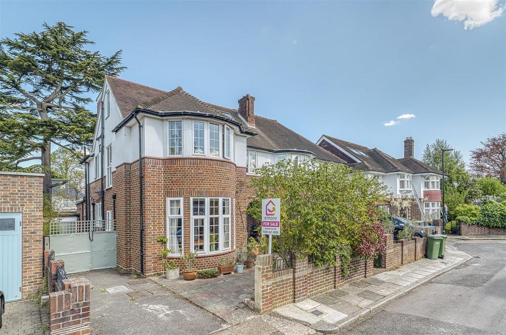 5 Westhay Gardens-28.JPG