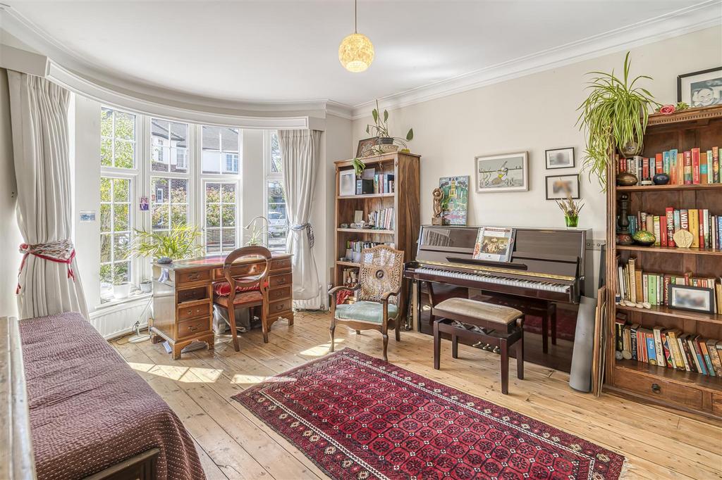 5 Westhay Gardens-19.JPG