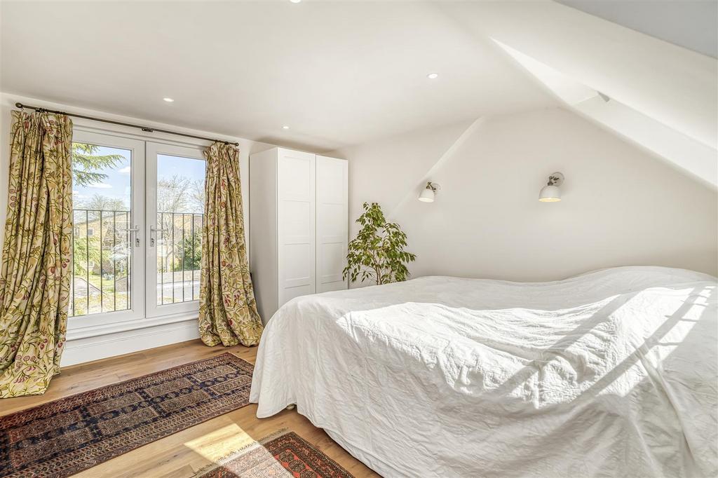 5 Westhay Gardens-26.JPG