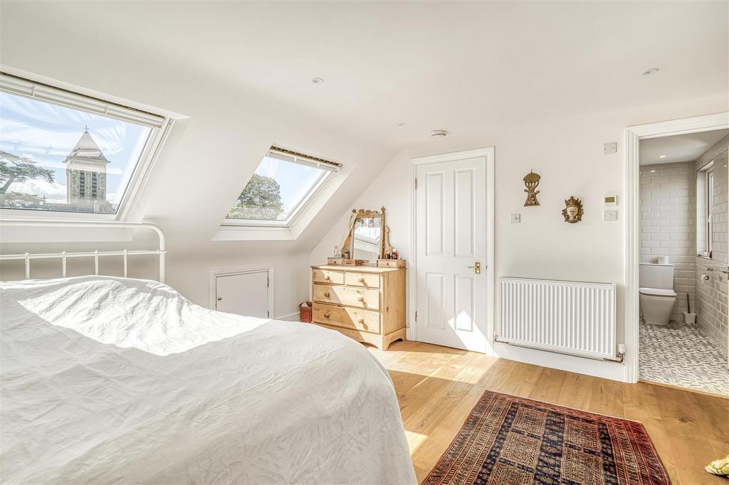 5 Westhay Gardens-27.JPG