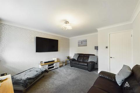 2 Denbigh Close, Stretton, Burton-on-trent, DE13 0WQ