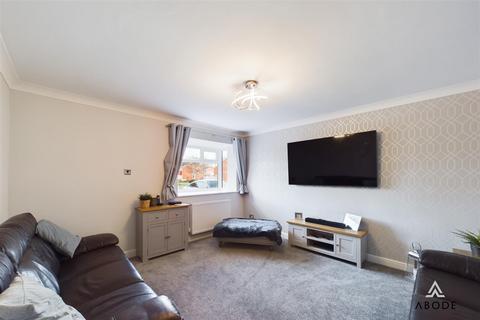 2 Denbigh Close, Stretton, Burton-on-trent, DE13 0WQ