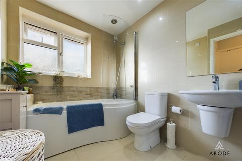 2 Denbigh Close, Stretton, Burton-on-trent, DE13 0WQ