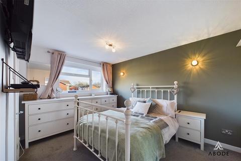 2 Denbigh Close, Stretton, Burton-on-trent, DE13 0WQ