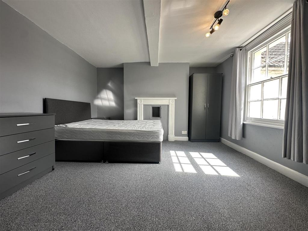 Room II.jpg