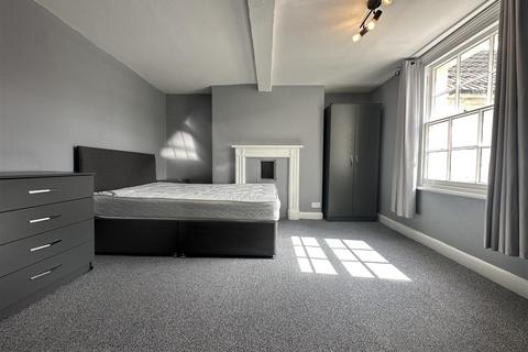 1 bedroom in a house share to rent, London Road, Gloucester GL1