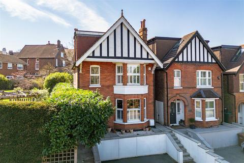 102 Chart Lane, Reigate, RH2 7EB