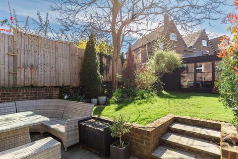 102 Chart Lane, Reigate, RH2 7EB