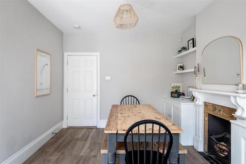 102 Chart Lane, Reigate, RH2 7EB