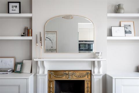 102 Chart Lane, Reigate, RH2 7EB