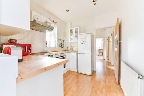 22 Fir Grove, New Malden, KT3 6RH