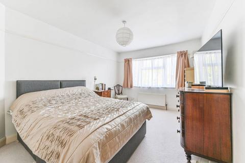 22 Fir Grove, New Malden, KT3 6RH