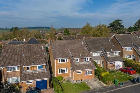 17 Bicester Close, Whitchurch, RG28 7HE