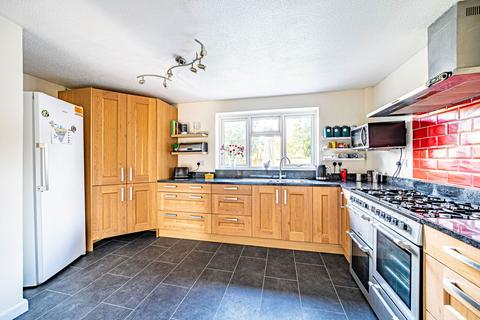 17 Bicester Close, Whitchurch, RG28 7HE