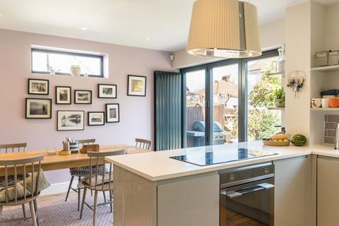 71 Thornton Road, London, SW12 0LA