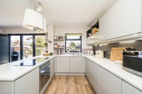 71 Thornton Road, London, SW12 0LA