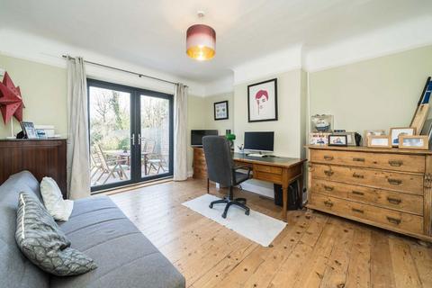 71 Thornton Road, London, SW12 0LA