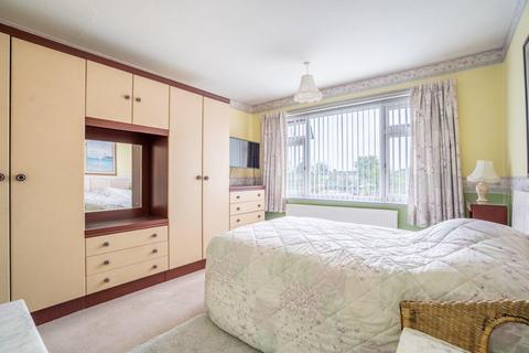 undefined, Lynden Way, York