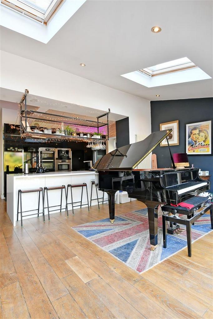 Kitchen/Diner/Snug