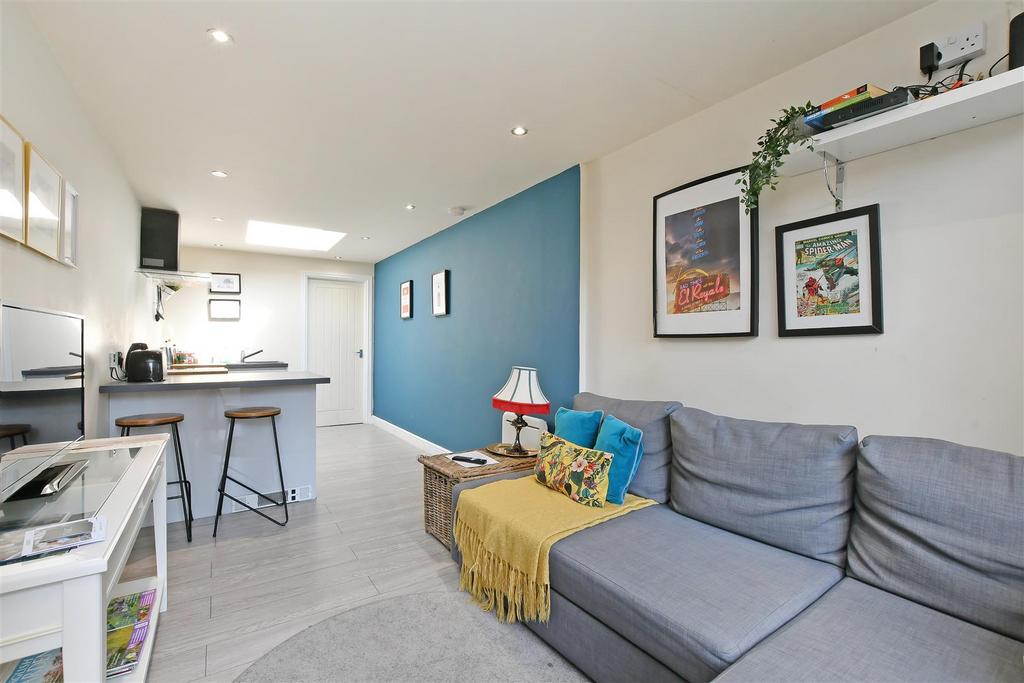 Guest Suite Lounge