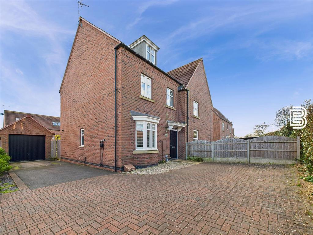 CAM03787 G0-PR0103-STILL011.jpg